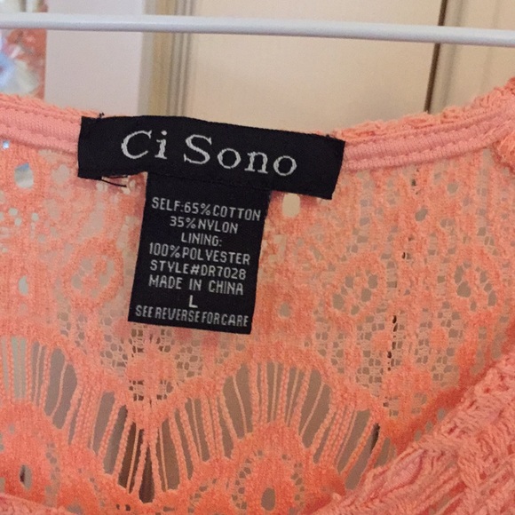 Sleeveless lace dress - Picture 3 of 3